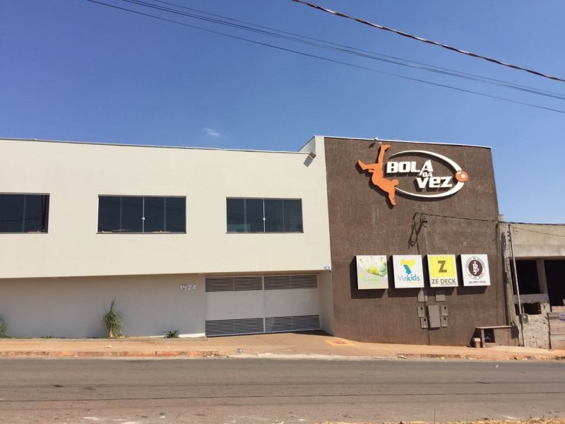 QUADRA BOLA DA VEZ - QUADRA, BOLICHE E RESTAURANTE